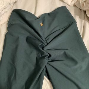 booty snatched leggings!